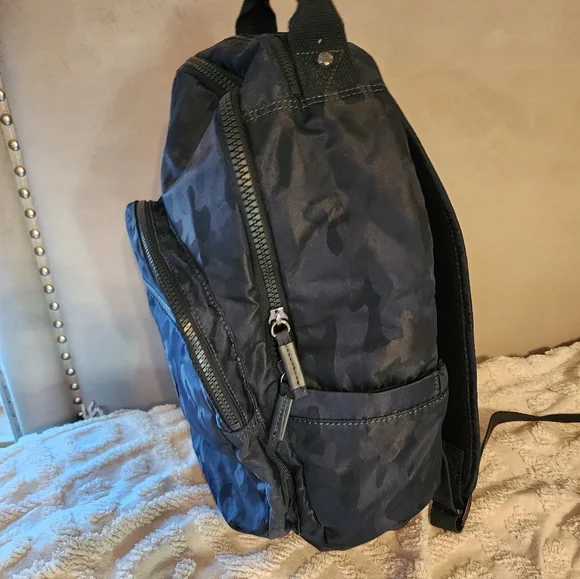 Kipling Seoul Large 15” Laptop Backpack Navy Blue Camo School Book Bag No Ape - Picture 4 of 11